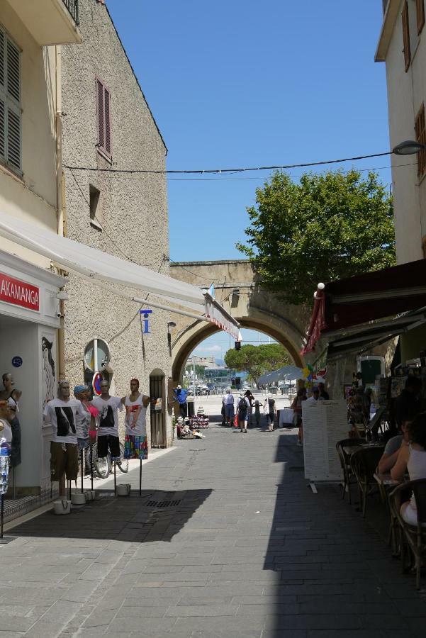 Vieille Ville 1 - Luca'S Apartment, 1 Bedroom, Max 2 Adults And 2 Kids Antibes Luaran gambar