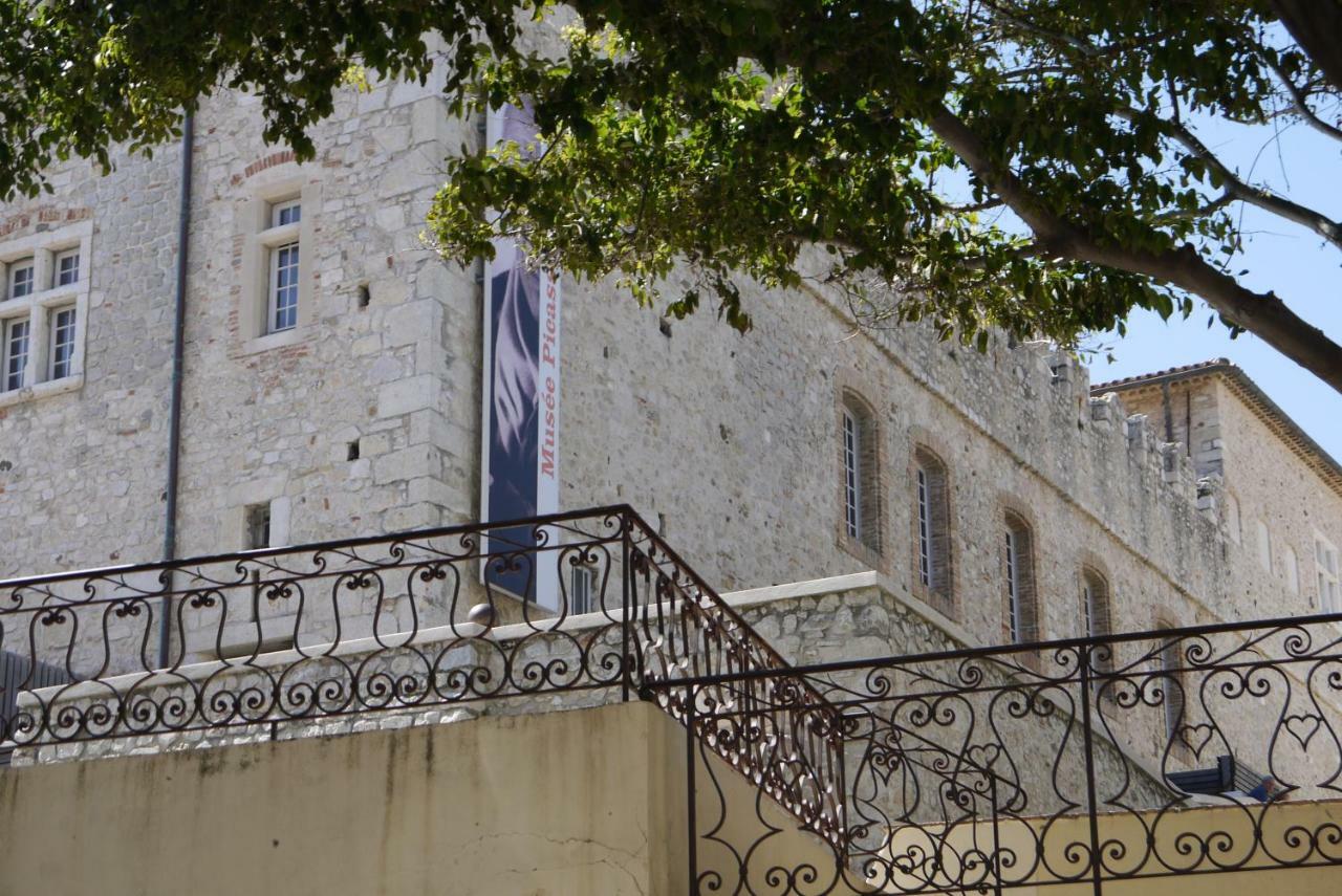 Vieille Ville 1 - Luca'S Apartment, 1 Bedroom, Max 2 Adults And 2 Kids Antibes Luaran gambar
